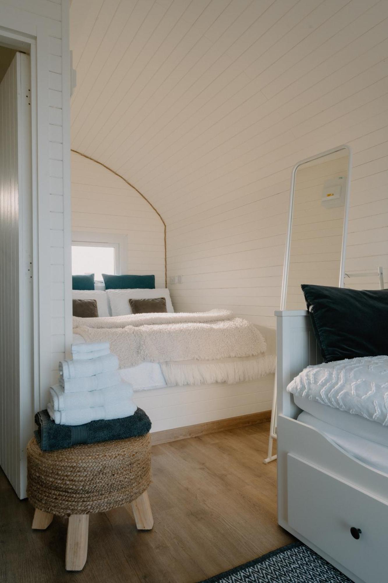 Hotel Strathy Bay Pods Extérieur photo
